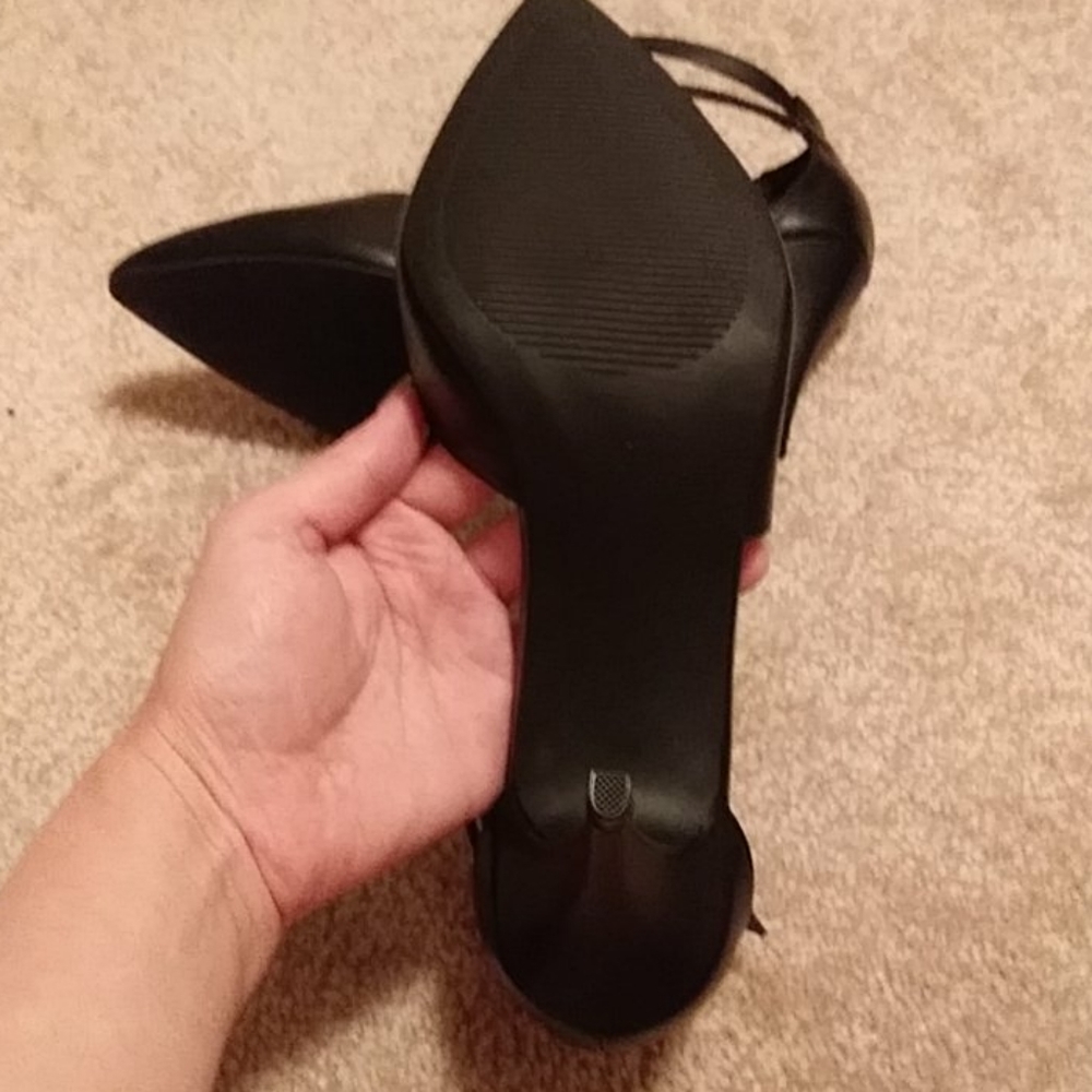 Shoe - Picture 5 of 8